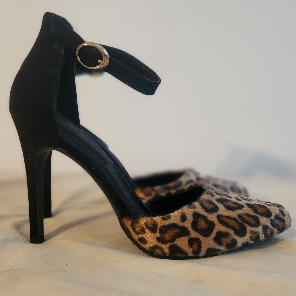 Leopard faux fur heels